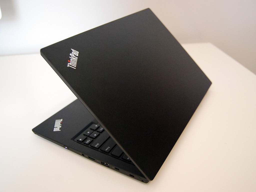 Lenovo Thinkpad L380 Core i5 Gena 8 GHZ 1.6 RAM 8GB SSD 256GB