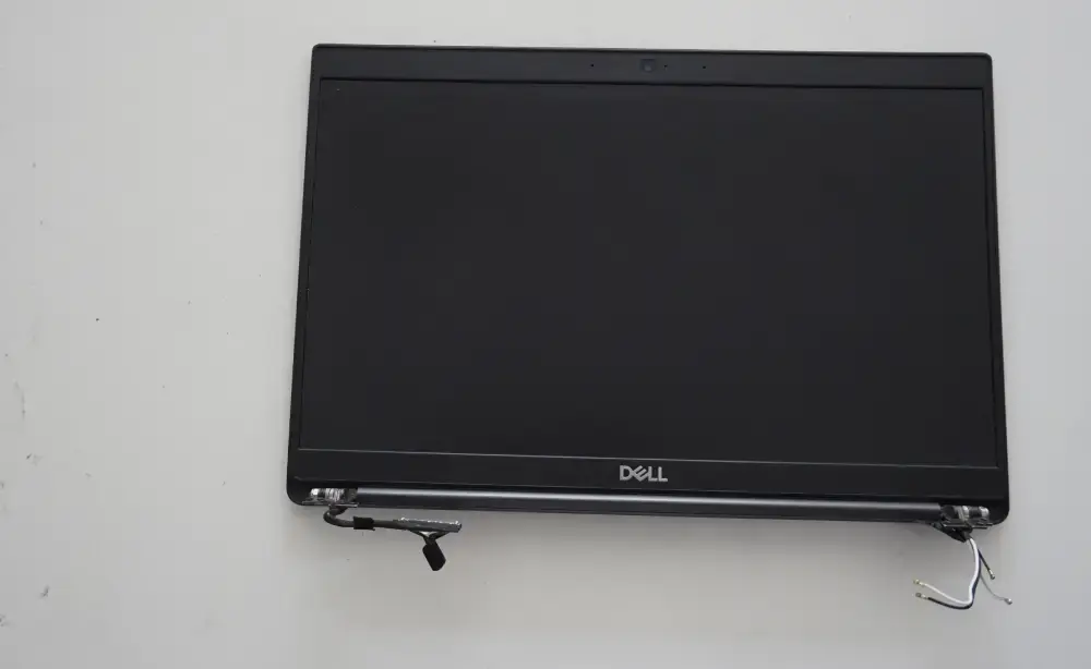 Dell-Latitude-7390-screnFron.webp