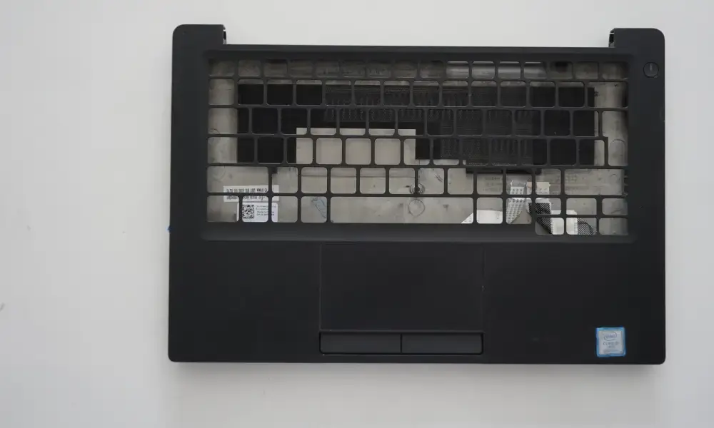 Dell-Latitude-7390-fornt.webp